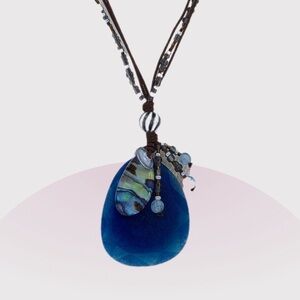 Silpada Blue Quartzite Pendant Necklace
N2227     22”inches long